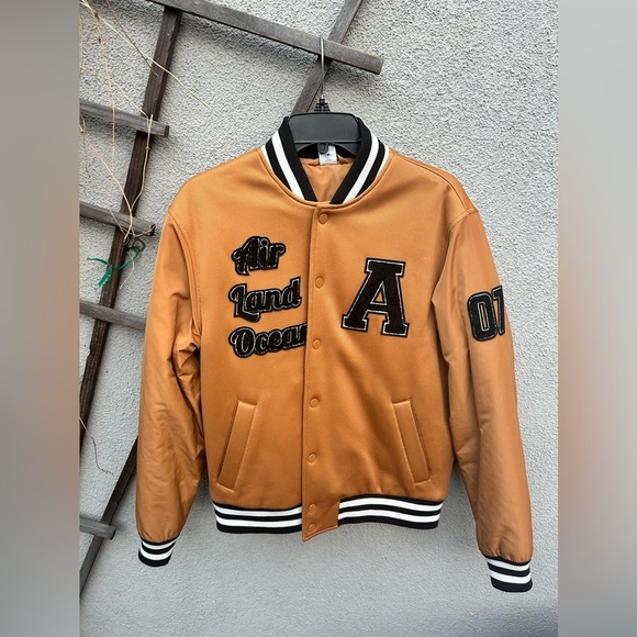 ALO Yoga Jackets & Blazers - Alo yoga G.O.A.T Jacket